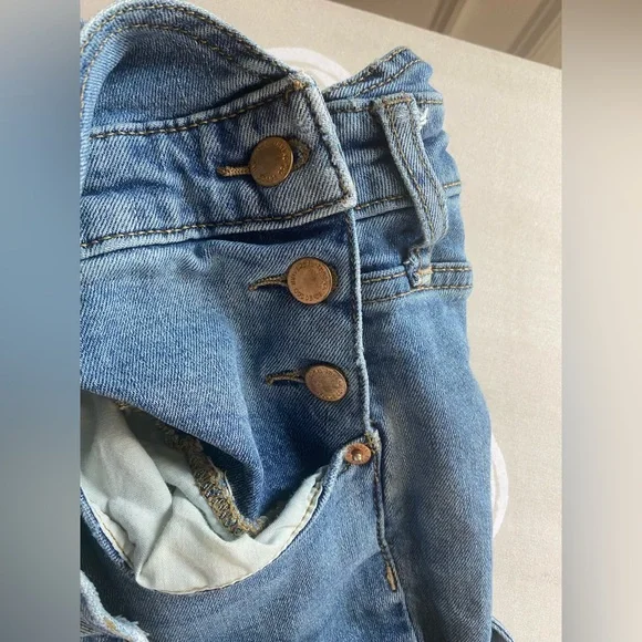 Universal Thread Light Blue Denim Overalls Size 12 / 31R Pockets Button Side EUC - Picture 7 of 9